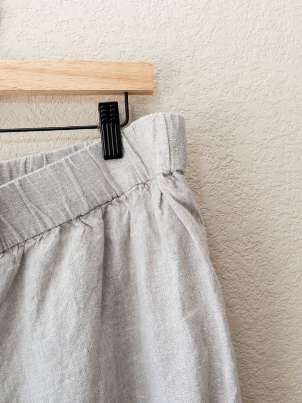 J Crew Womens L 100% Linen Shorts Oatmeal Beige Pull On Elastic Waist Coastal - Picture 11 of 15
